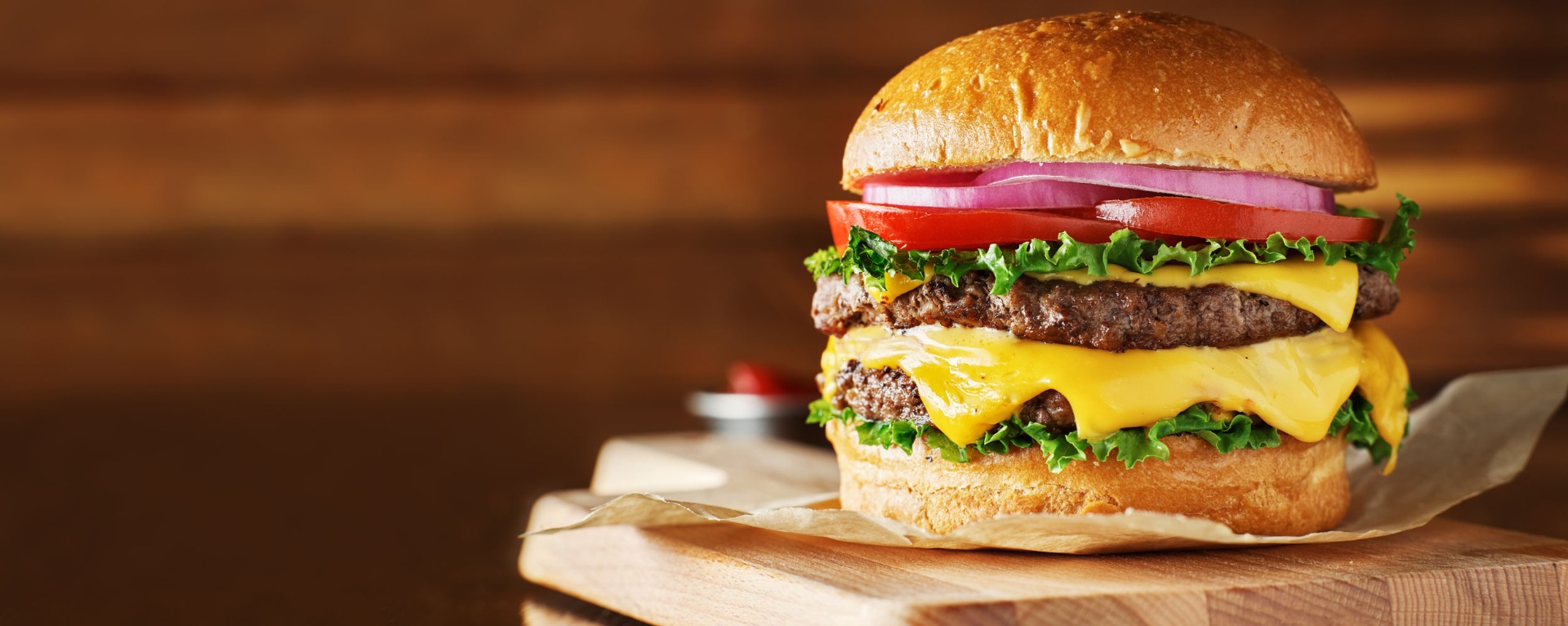 Prik en Tik - Wijnstreken - Foodpairing - Junkfood cheeseburger